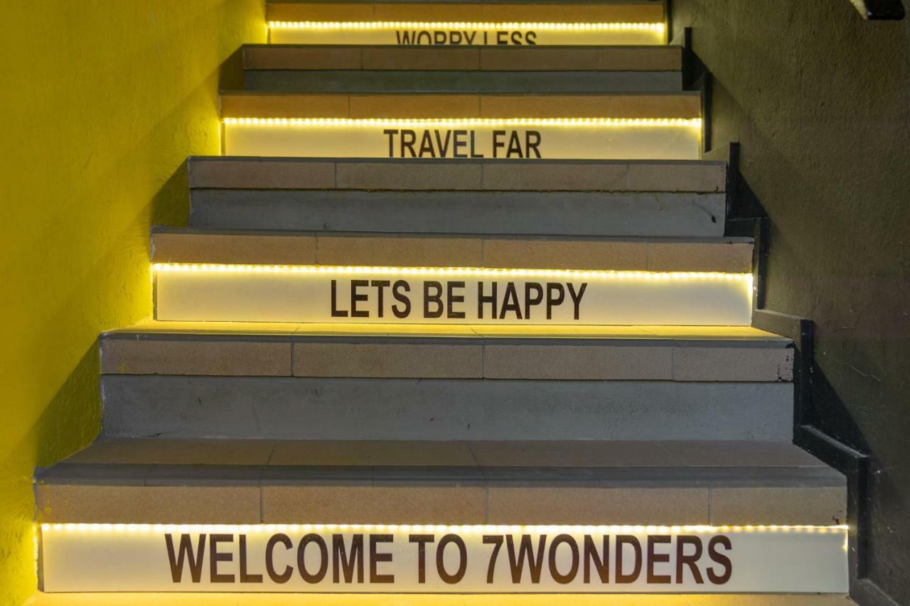 7 Wonders Hostel at Upper Dickson Singapore Eksteriør billede
